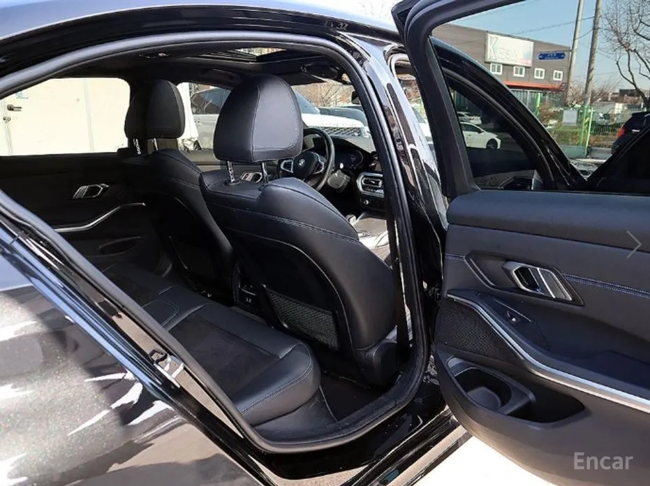 BMW 3 Series 2019 320i M Sport