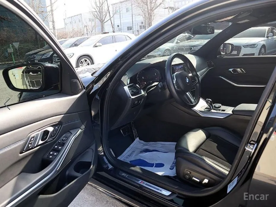 BMW 3 Series 2019 320i M Sport