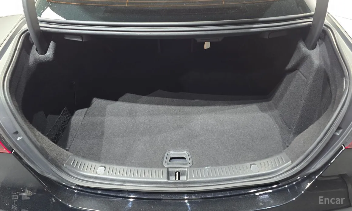 Фото 20 - Mercedes-Benz E-Class