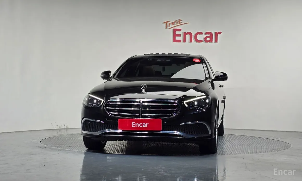 Фото 3 - Mercedes-Benz E-Class