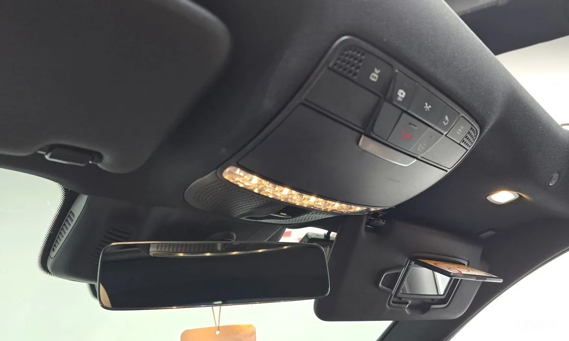 Фото 33 - Mercedes-Benz E-Class