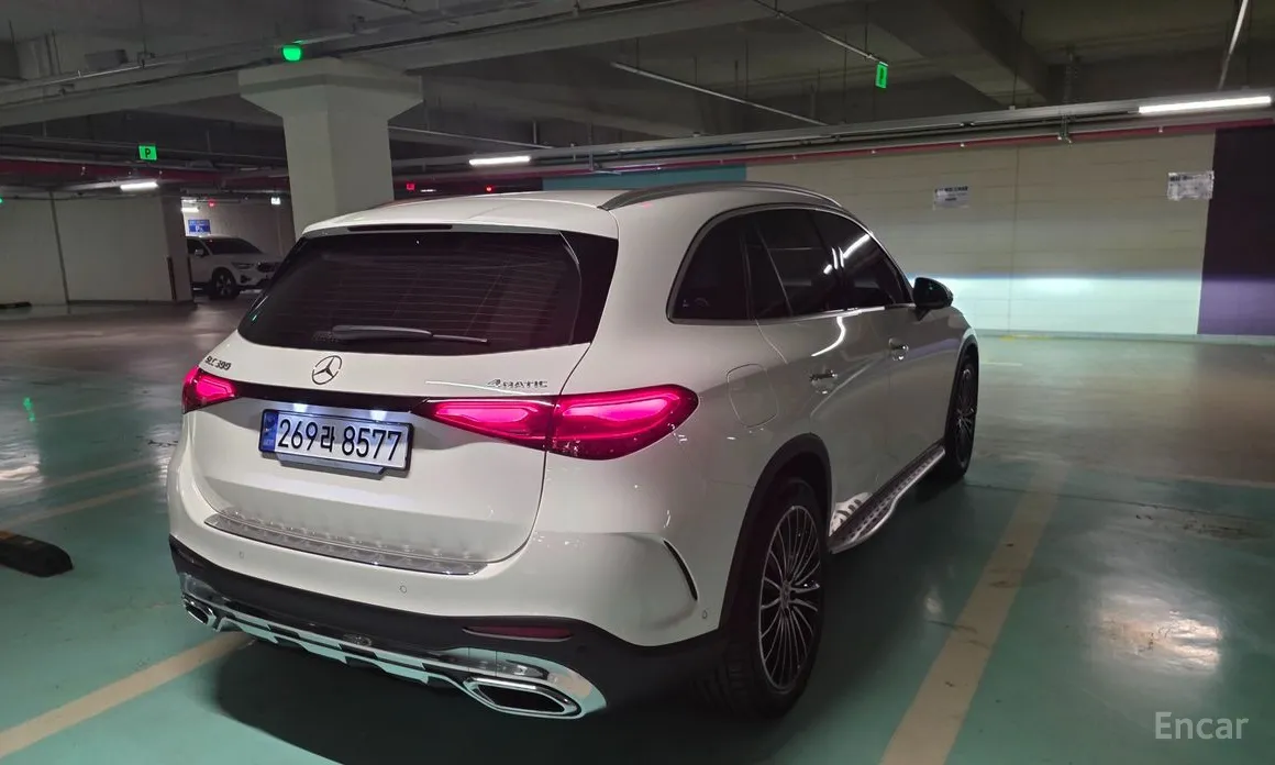 Mercedes-Benz GLC-Class 2023 GLC300 4MATIC AMG Line