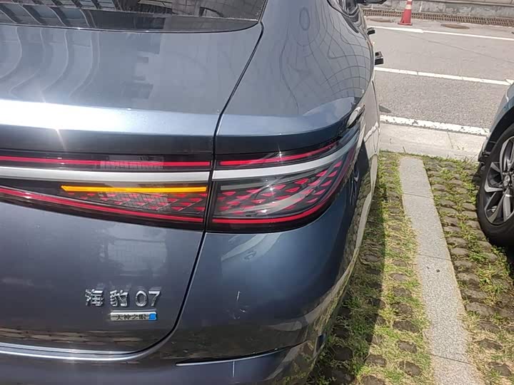 BYD Seal 07 DM-i Hybrid 2025 2025款 智驾版 DM-i 1.5L 125km 尊贵型