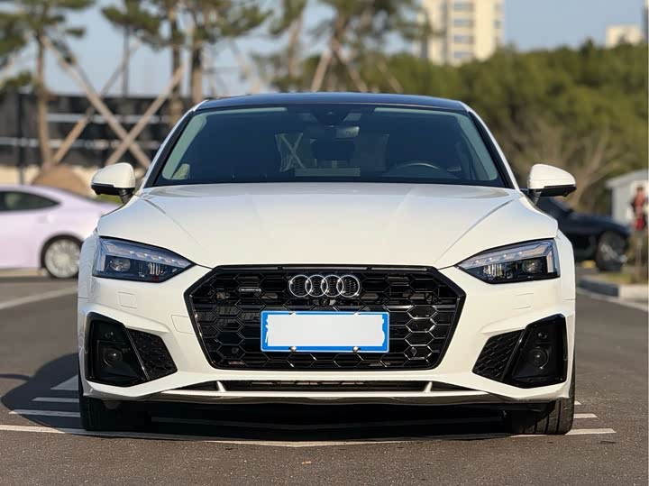 Photo 2 - Audi A5