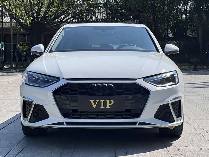 Фото 3 - Audi A4L