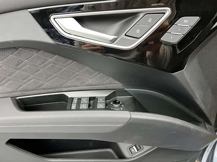 Audi Q4 e-tron 2024 2024款 50 e-tron quattro 创境曜夜版
