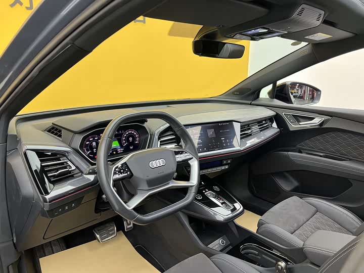 Audi Q4 e-tron 2024 2024款 50 e-tron quattro 创境曜夜版