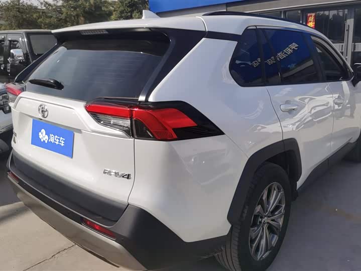Photo 3 - Toyota RAV4