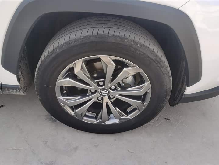 Photo 6 - Toyota RAV4