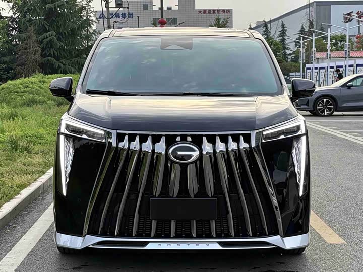 Фото 2 - GAC Trumpchi M8