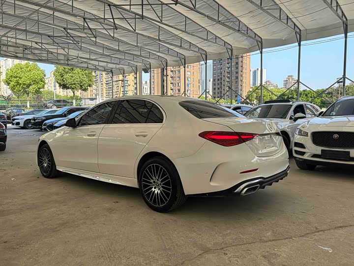 Zdjęcie 7 - Mercedes-Benz C-Class