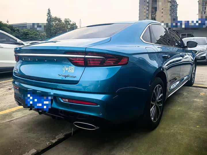 Фото 4 - Geely Preface