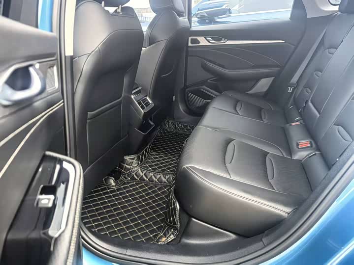Фото 9 - Geely Preface