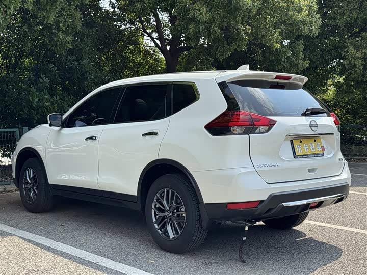 Nissan X-Trail 2025 2025款 荣誉 2.0L 两驱领先版