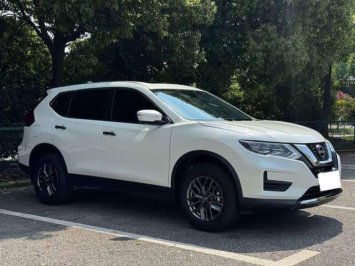 Nissan X-Trail 2025 2025款 荣誉 2.0L 两驱领先版