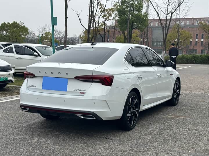 Фото 9 - Skoda Octavia Pro