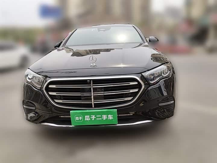 Фото 3 - Mercedes-Benz E-Class