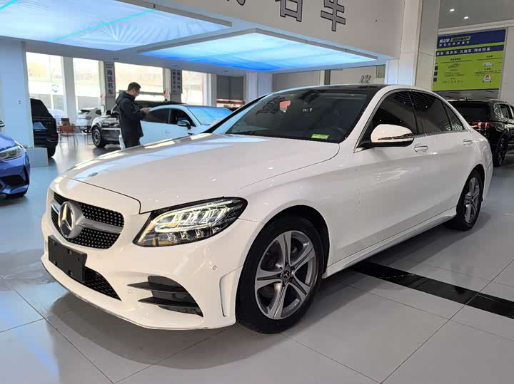 Фото 1 - Mercedes-Benz C-Class