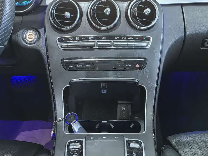 Фото 8 - Mercedes-Benz C-Class