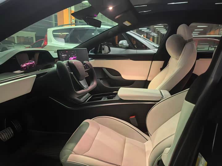 Tesla Model S 2023 2023款 三电机全轮驱动 Plaid版