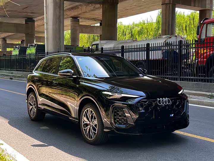 Audi Q5L 2026 2026款 2.0T 千万用户专享版