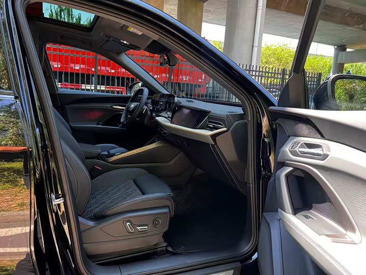 Audi Q5L 2026 2026款 2.0T 千万用户专享版