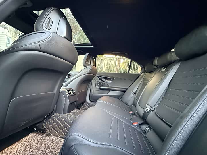 Фото 9 - Mercedes-Benz C-Class