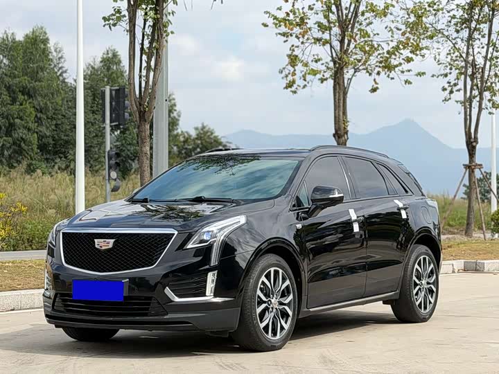 Фото 1 - Cadillac XT5