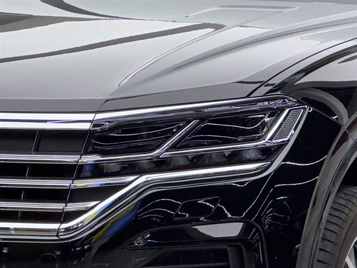 Фото 3 - Volkswagen Touareg