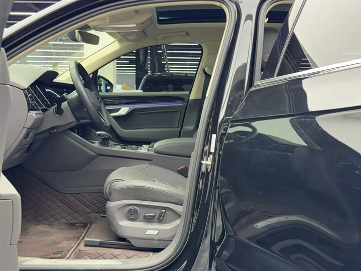 Фото 6 - Volkswagen Touareg