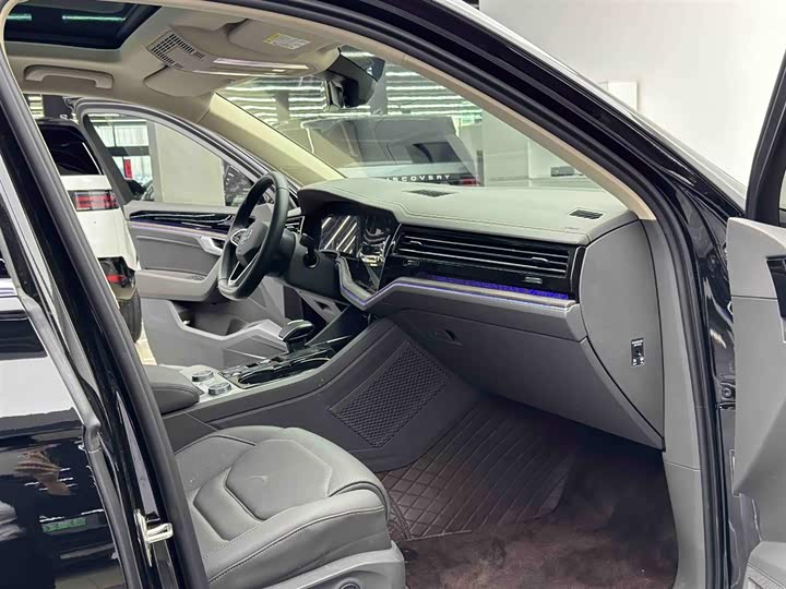 Фото 8 - Volkswagen Touareg