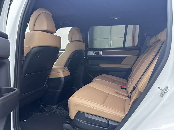 Фото 4 - Hyundai Santa Fe