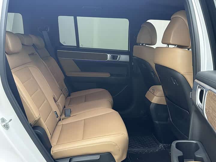 Фото 7 - Hyundai Santa Fe