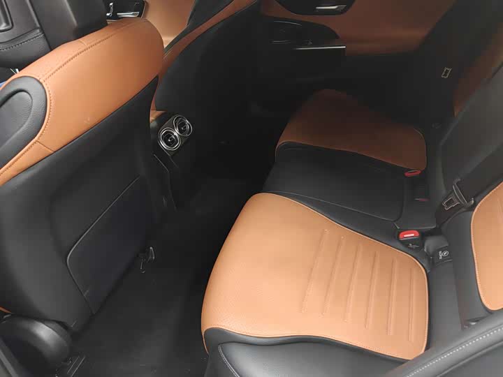 Photo 9 - Mercedes-Benz C-Class
