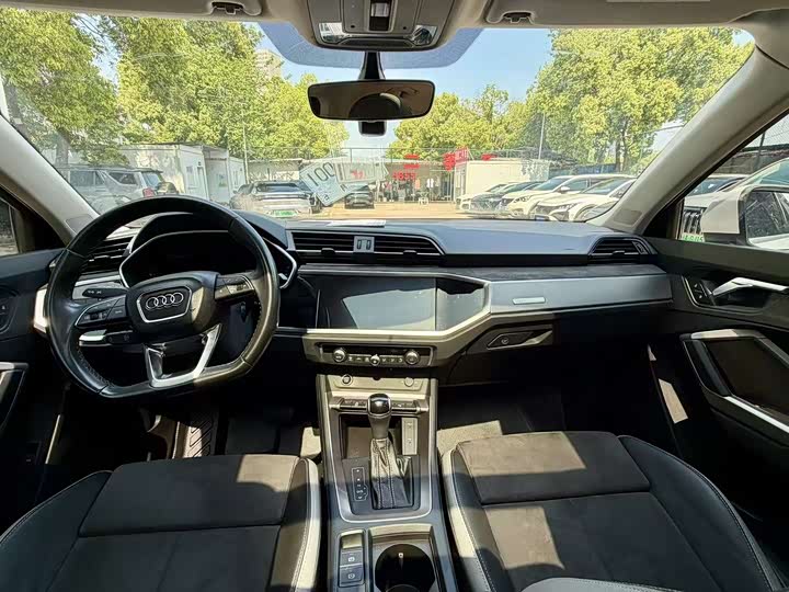 Zdjęcie 4 - Audi Q3