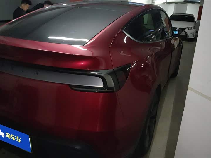 Tesla Model Y 2025 2025款 后轮驱动 首发版