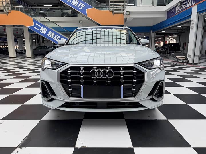 Фото 2 - Audi Q3