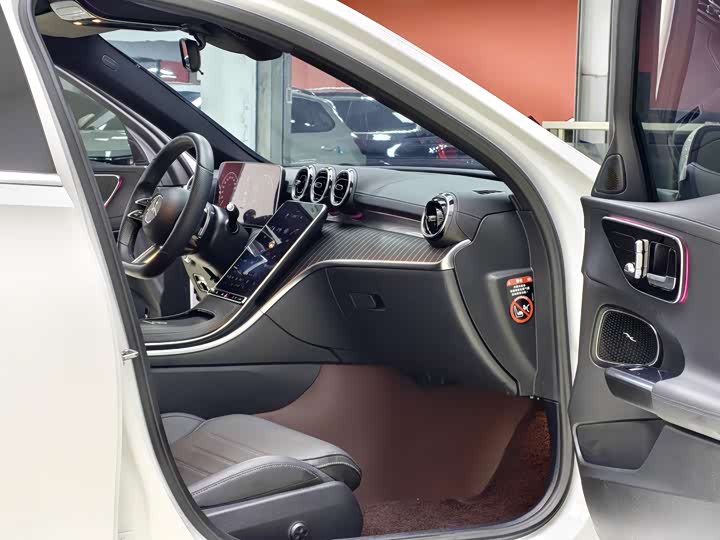 Zdjęcie 4 - Mercedes-Benz C-Class
