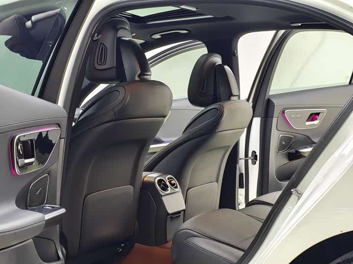 Zdjęcie 7 - Mercedes-Benz C-Class