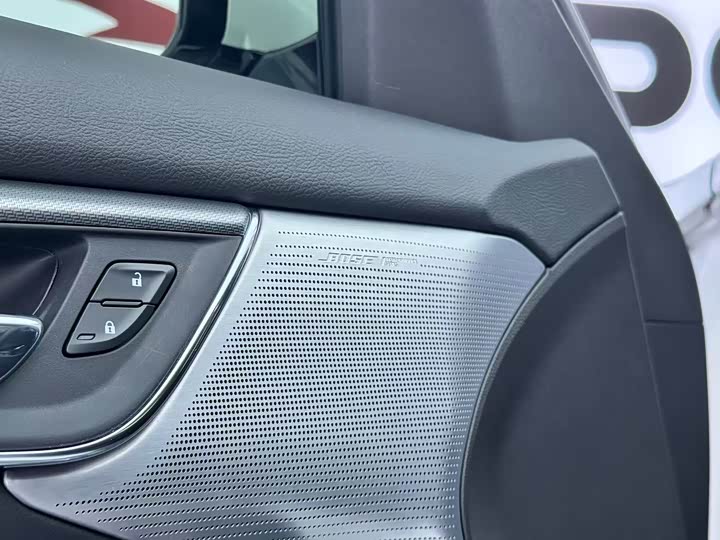 Фото 9 - Cadillac CT5