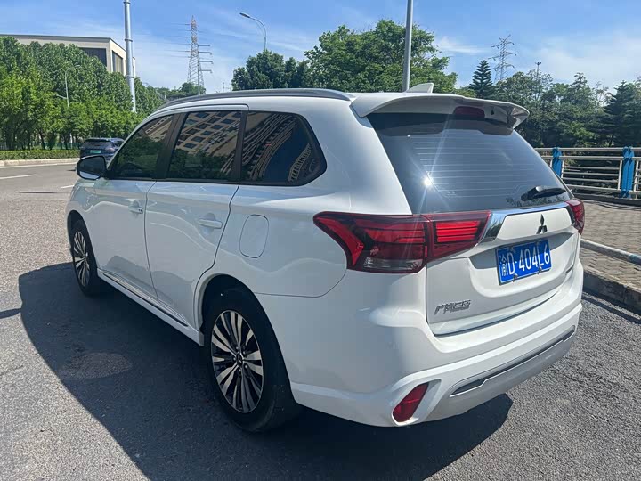 2023 Mitsubishi Outlander