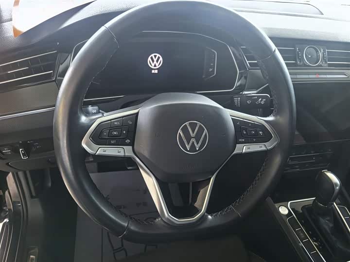 Фото 3 - Volkswagen Magotan