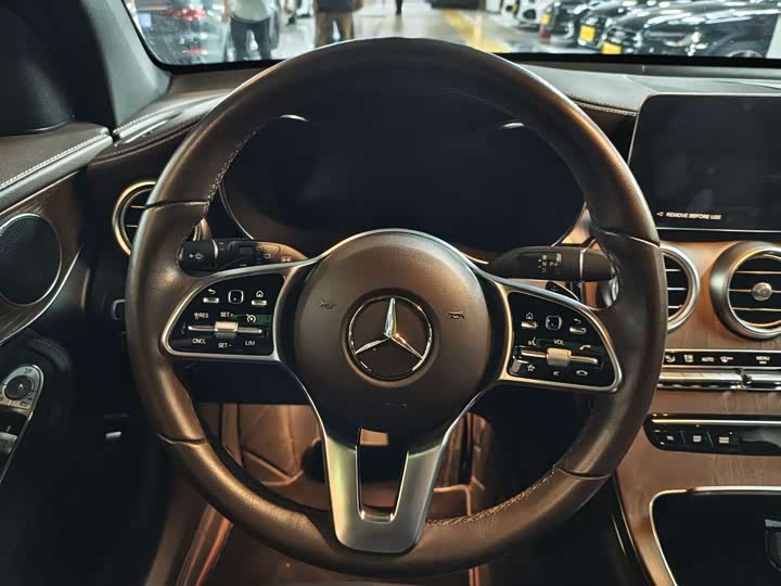 Photo 6 - Mercedes-Benz GLC-Class