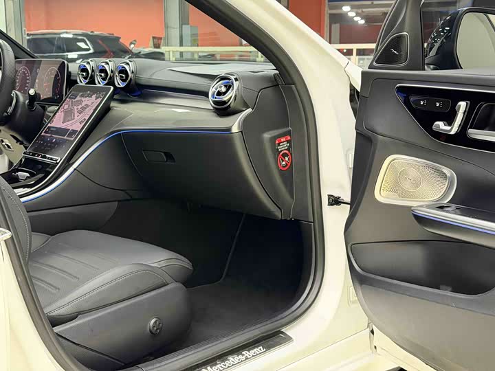Zdjęcie 5 - Mercedes-Benz C-Class