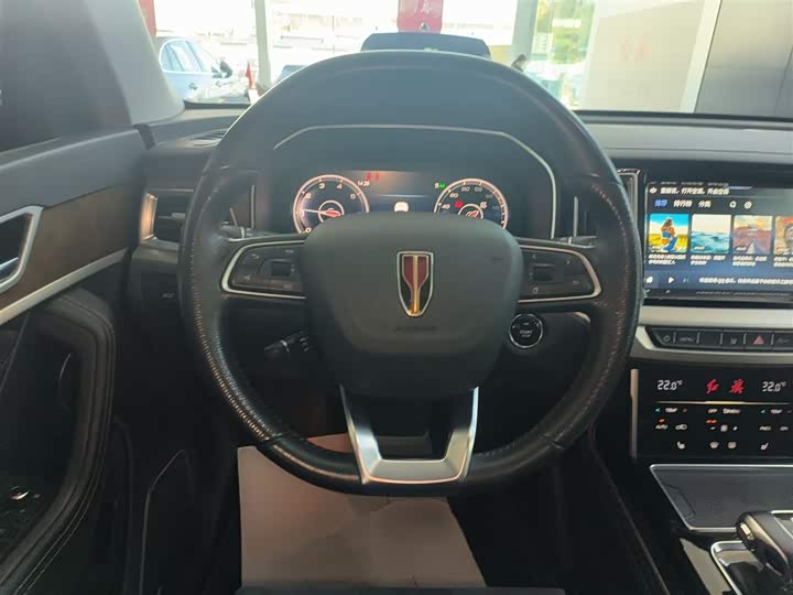 Hongqi HS7 2022 2022款 2.0T DCT两驱智联旗享版 五座