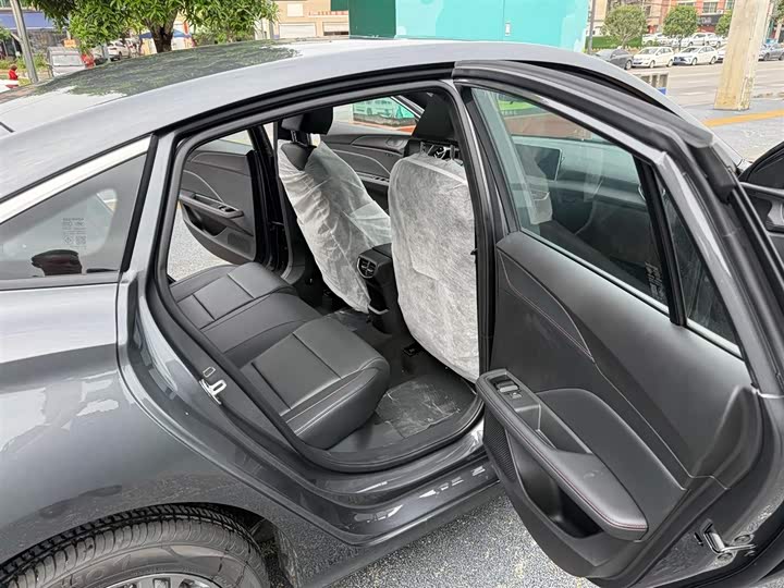 MG Motor 5 2026 2026款 180DVVT 全球豪华版