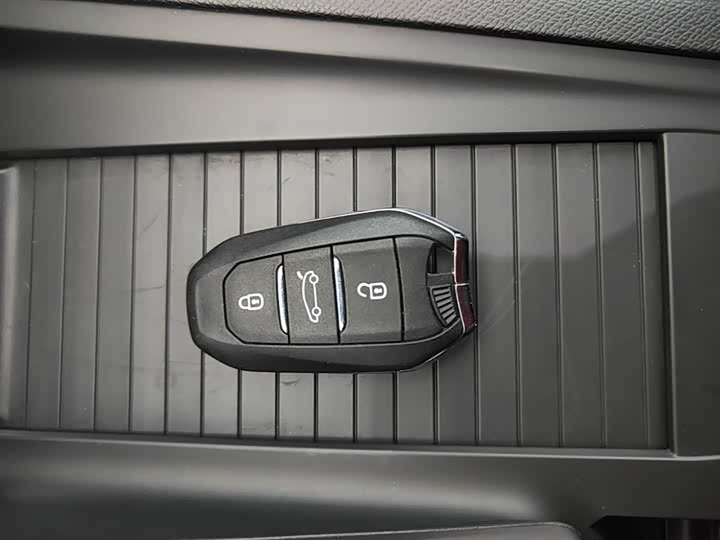 Фото 9 - Peugeot 408X
