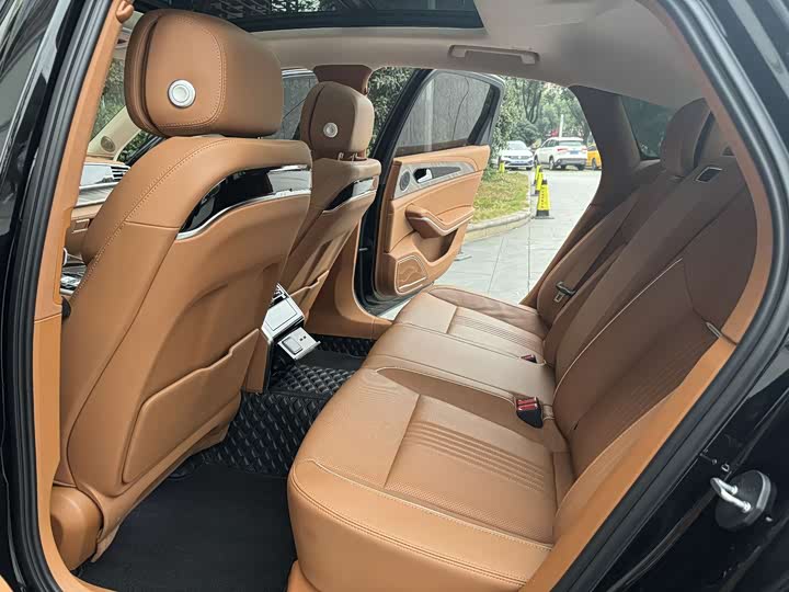 Фото 4 - Hongqi H9