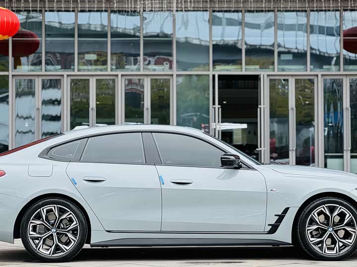 Zdjęcie 8 - BMW 4 Series