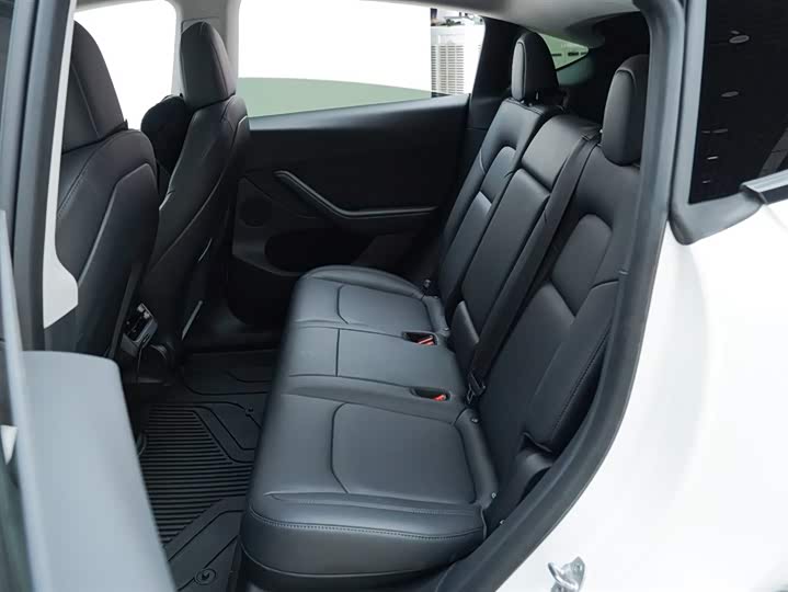 صورة 4 - Tesla Model Y